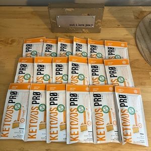 18 packets of Pruvit Keto/OS Pro in Carrot Cake